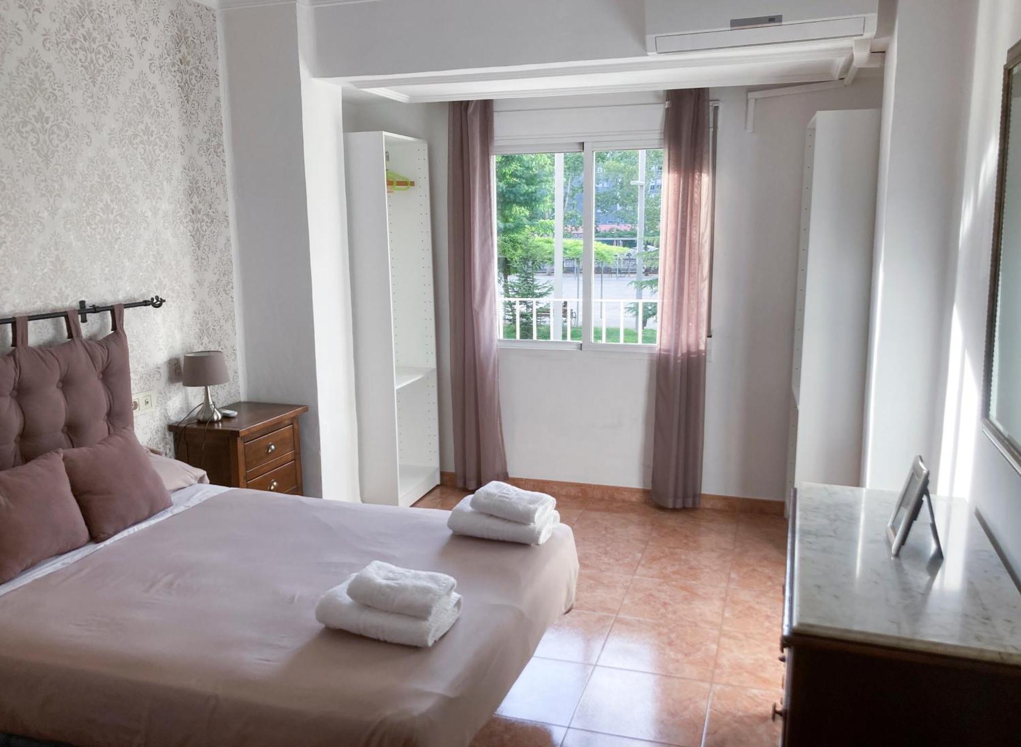 Luninoso Y Practico Apartamento En El Centro Con Amplio Parking Incluido Granada Exteriör bild